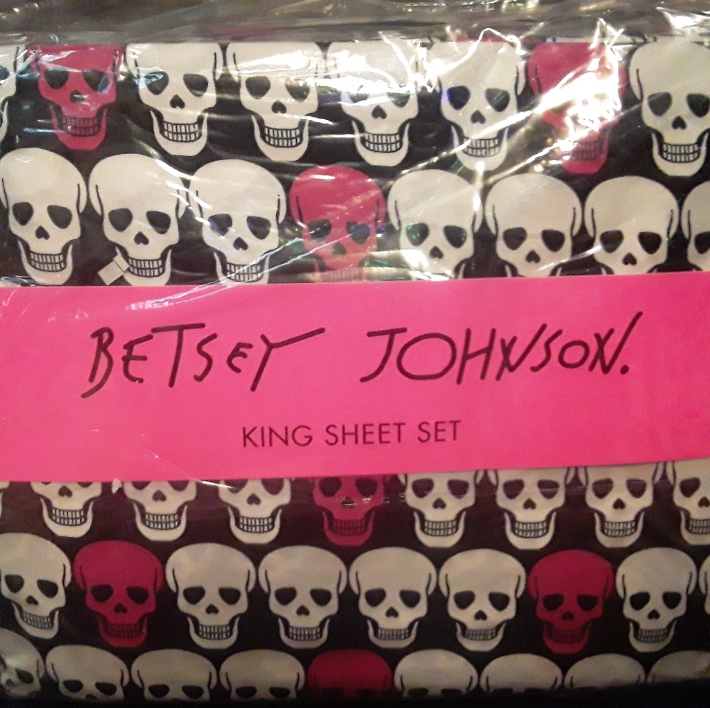 Betsey Johnson King Sheet Set Skull